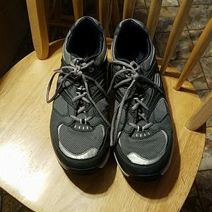 Sketchers shape ups (Men)