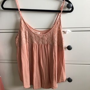 peach tank top