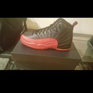 Jordan retro 12 breds size 6