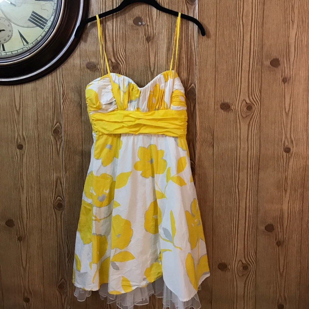 City triangles white yellow midi dress