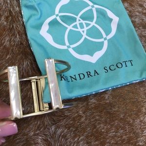Kendra Scott ivory mother of pearl cuff braclet