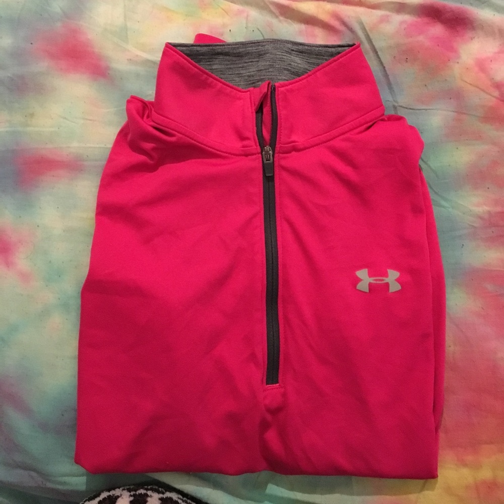 Under armor pull over
