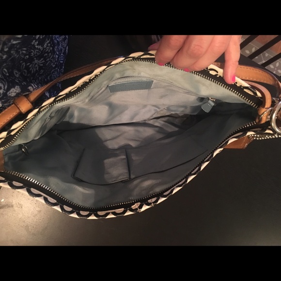 Light tan black C" print coach bag - Picture 3 of 4