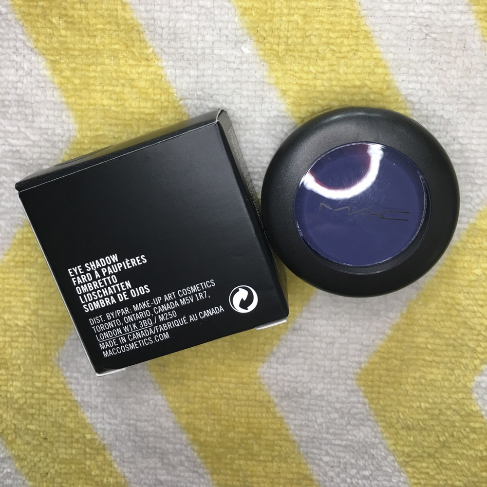 M•A•C Cosmetics Naval Eyeshadow