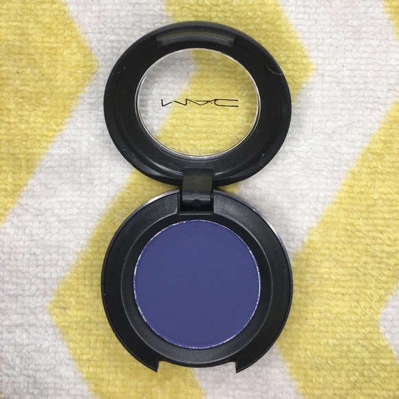M•A•C Cosmetics Naval Eyeshadow - Picture 2 of 3