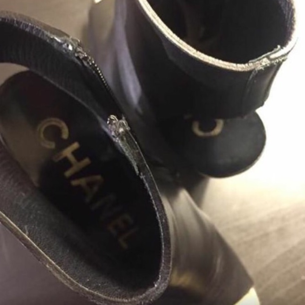 Chanel - Black leather Wedge