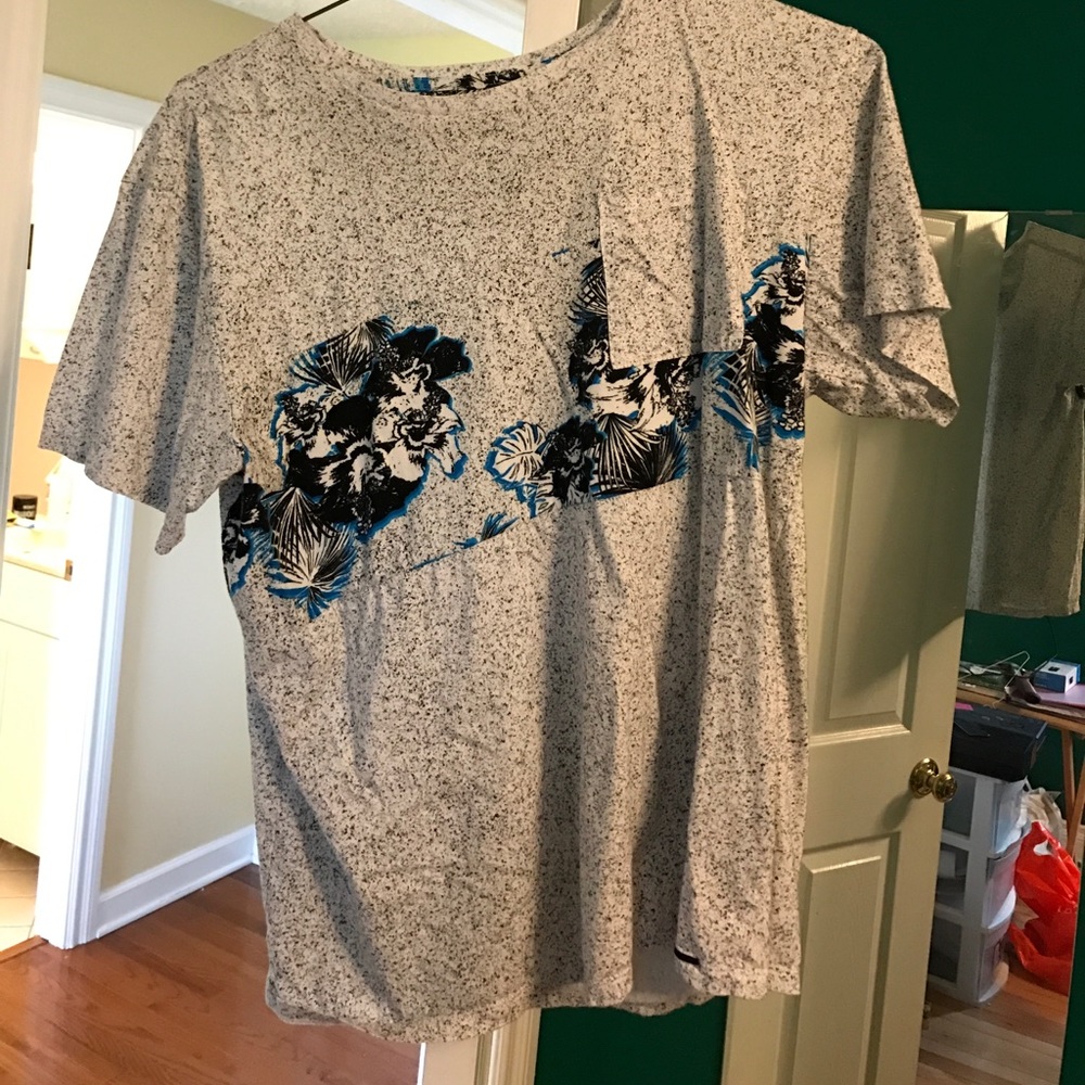 White and black w floral print t shirt