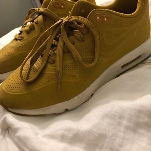 yellow Nike Airs size 8