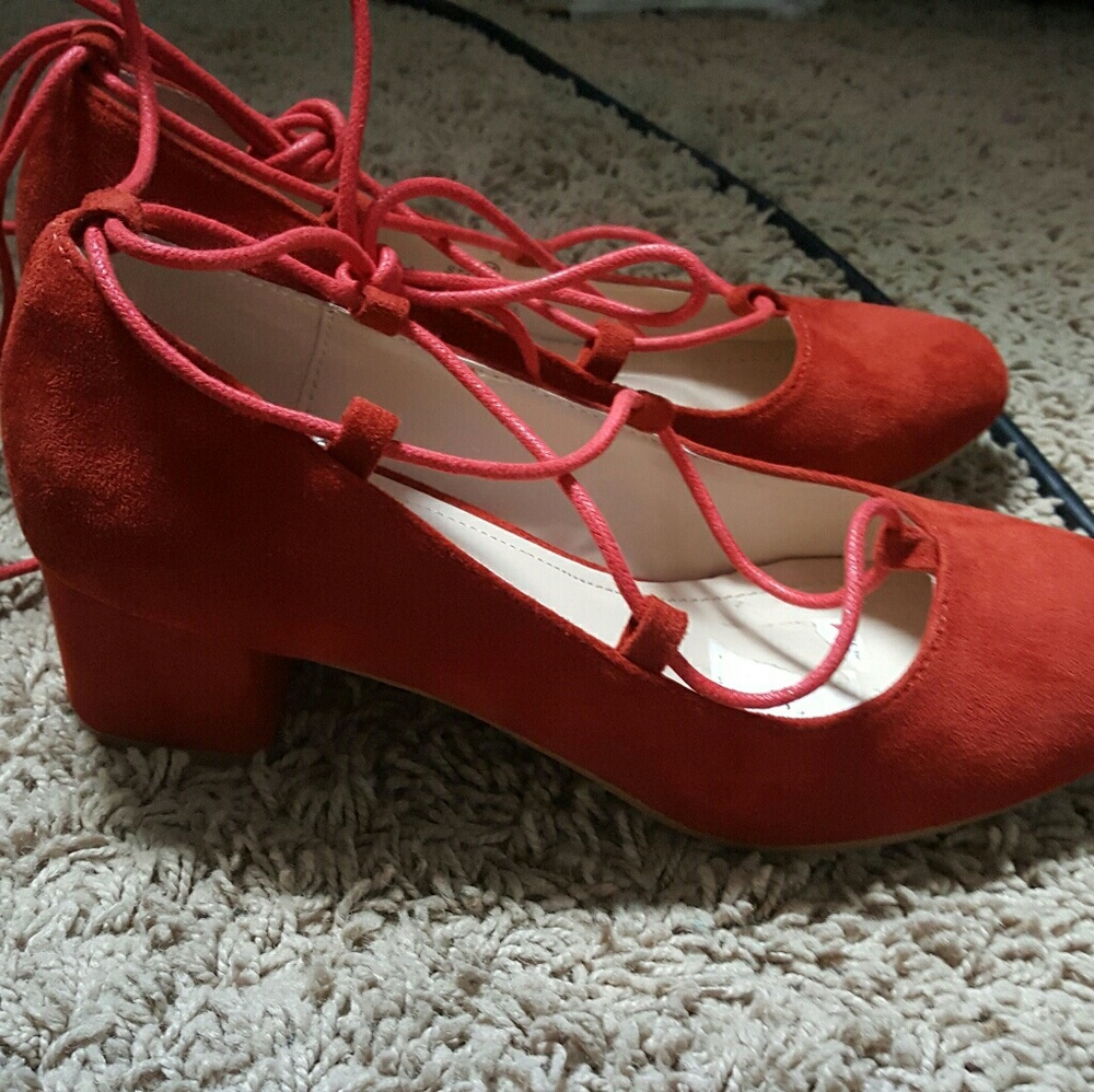 Catherine Malandrino velvet classy bulk heel pumps