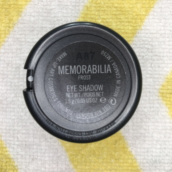 M•A•C Cosmetics Memorabilia Eyeshadow - Picture 3 of 3
