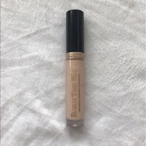 TOO FACED BORN THIS WAY CONCEALER