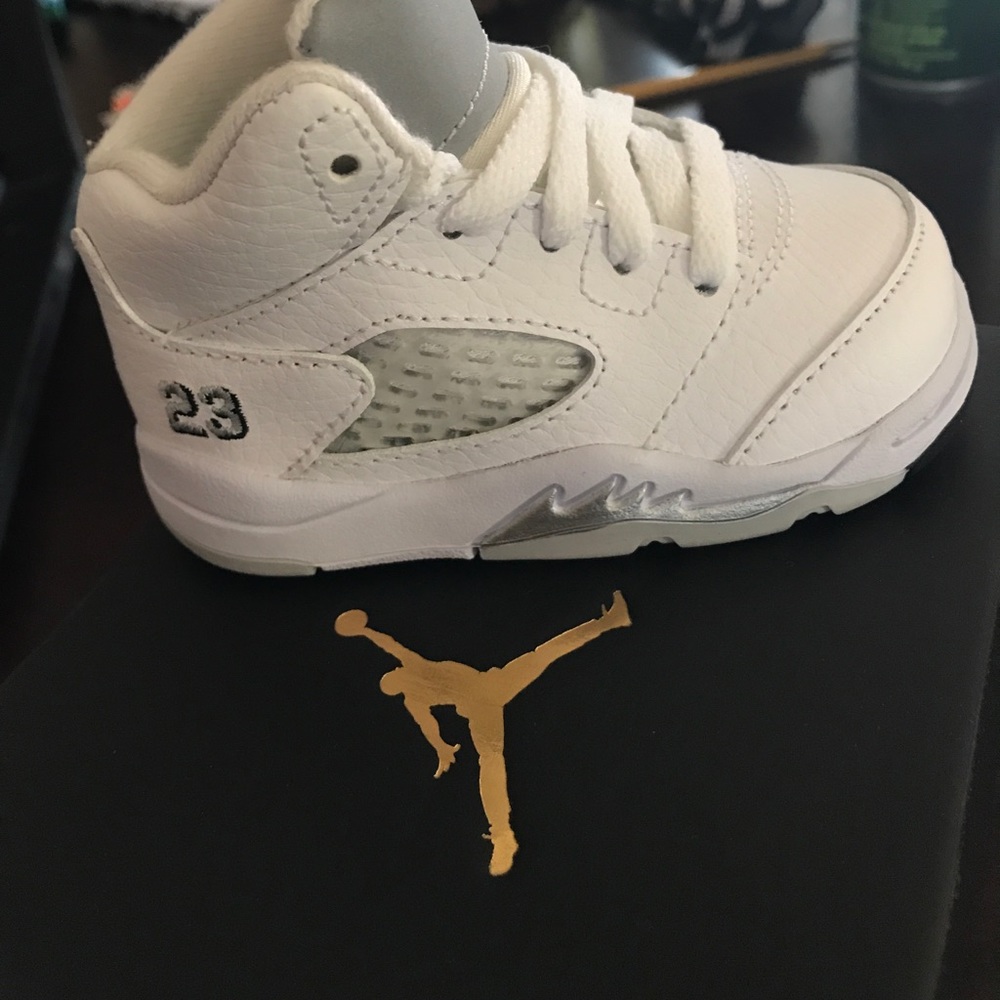 Jordan retro metallic silver 5s