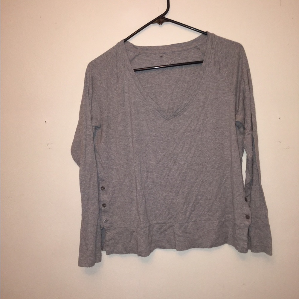 Grey long sleeve GAP shirt