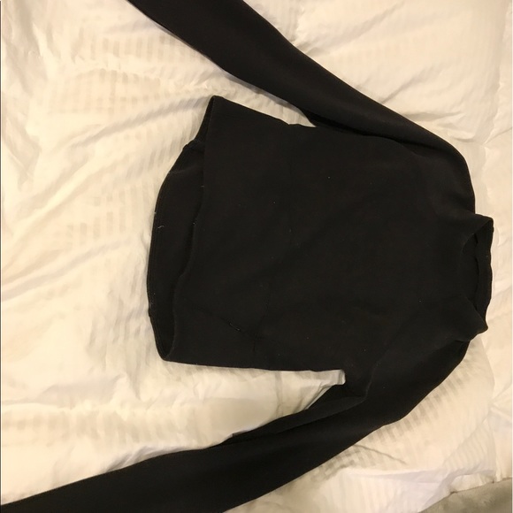 lululemon athletica Other - Lululemon hick valley mock crop