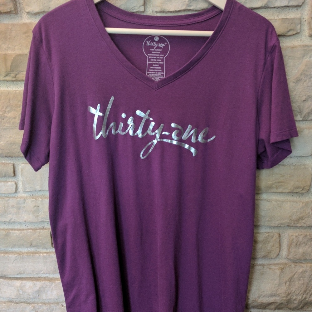 Thirty One graphic tee NWOT