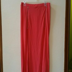 M slit skirt