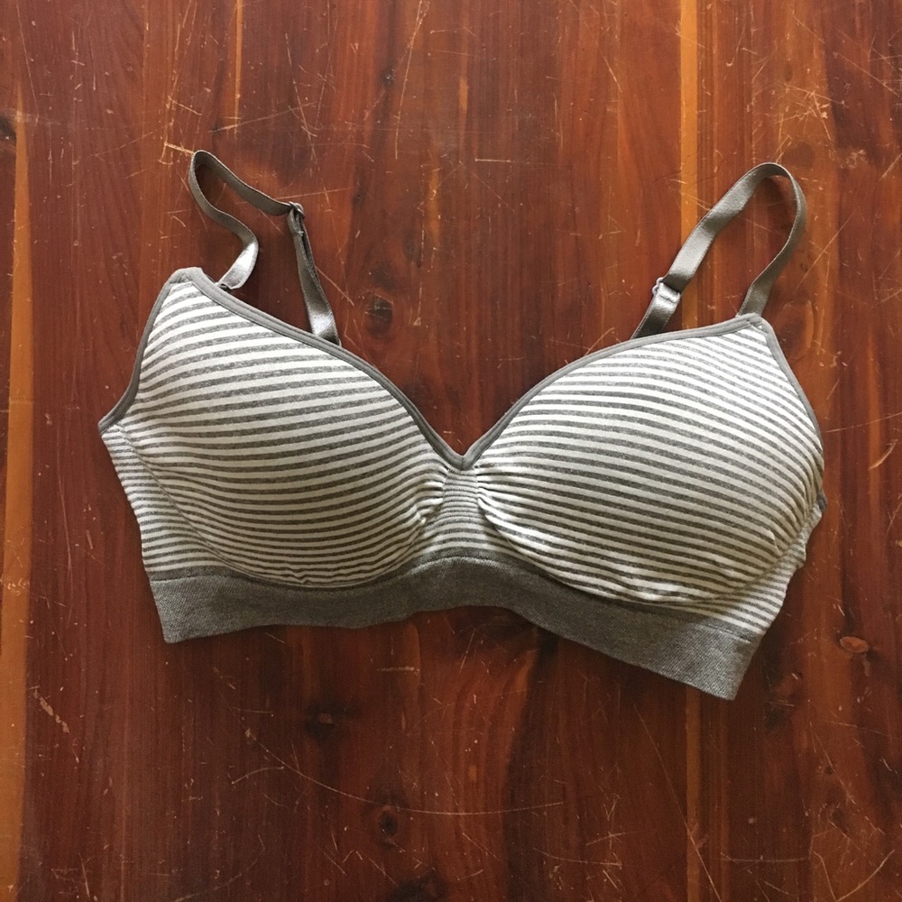 NWOT Gilligan & O'Malley nursing bra size medium
