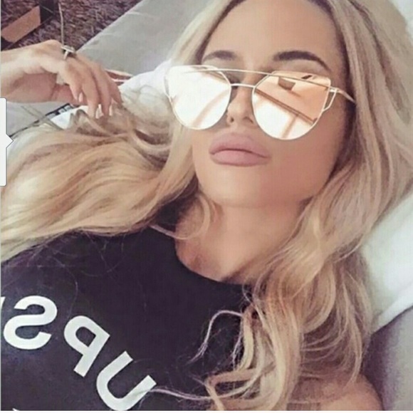 Mirrored Glasses - Picture 5 of 6