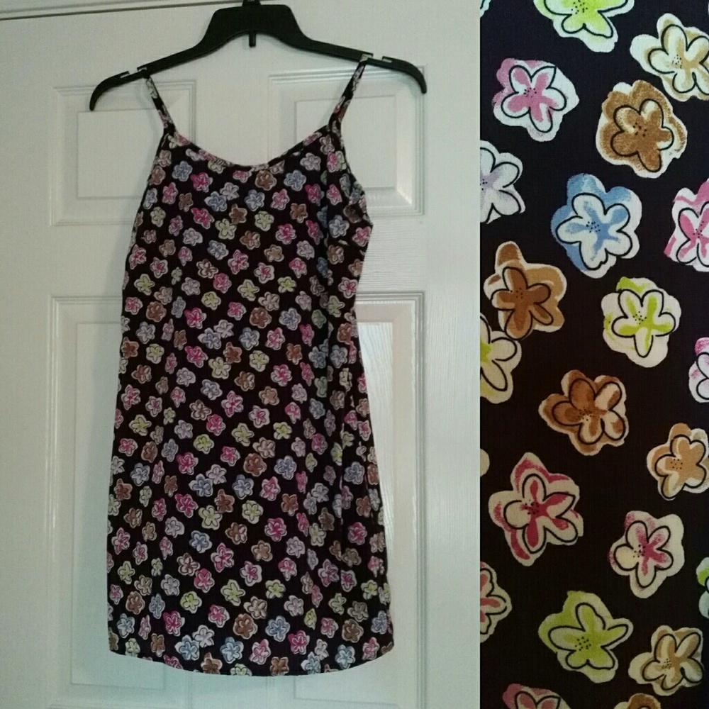 🚫DONATING SOON🚫 Vintage Flower Dress