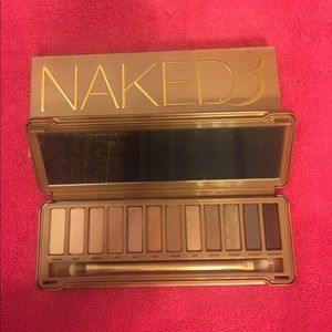 Urban Decay Naked 3 eyeshadow palette