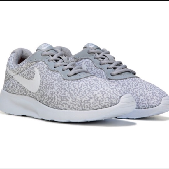 Nike Tanjun Women S Athletic Shoes Wash Nike Tanjun Women S Athletic Shoes Wash