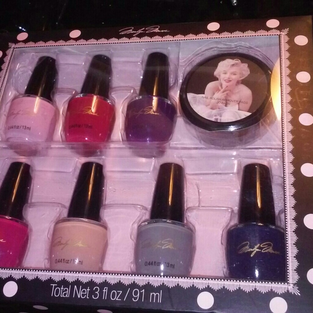 Marilyn Monroe nail set