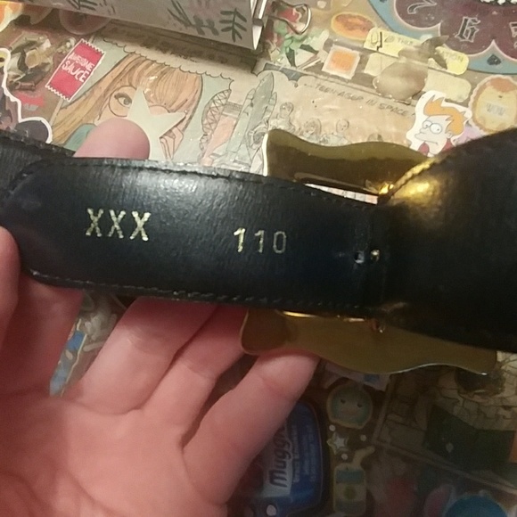 Vintage Paloma Picasso belt. Navy and gold. 3x