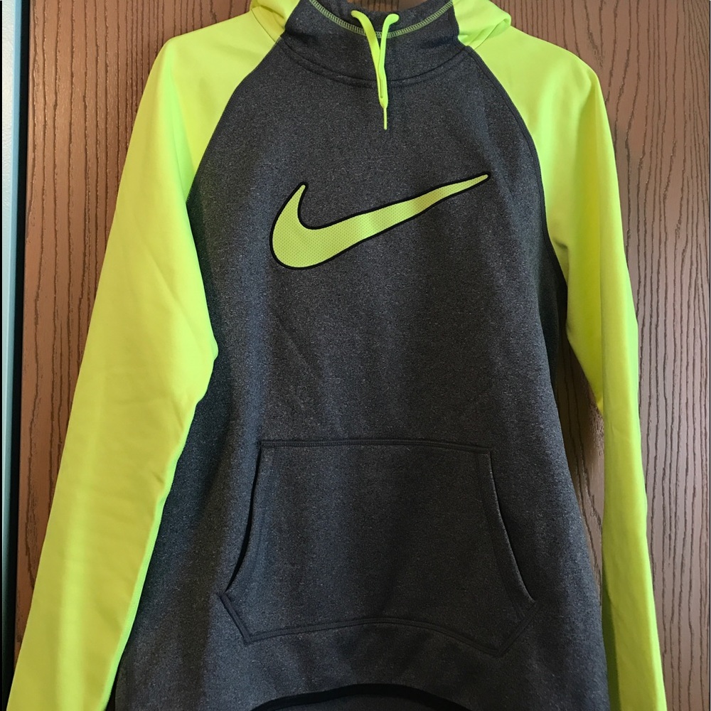 Nike therma fit hoodie