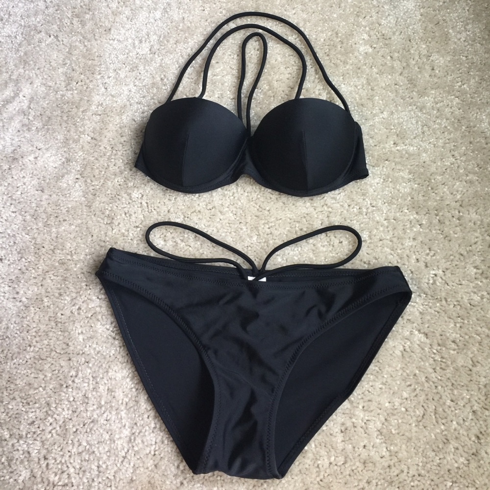 Black bikini