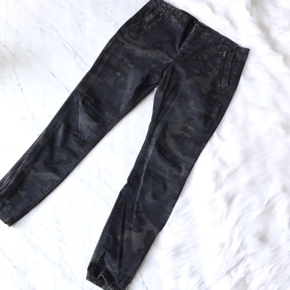 Zara Camo Jeans size 10 w ankle zip detail