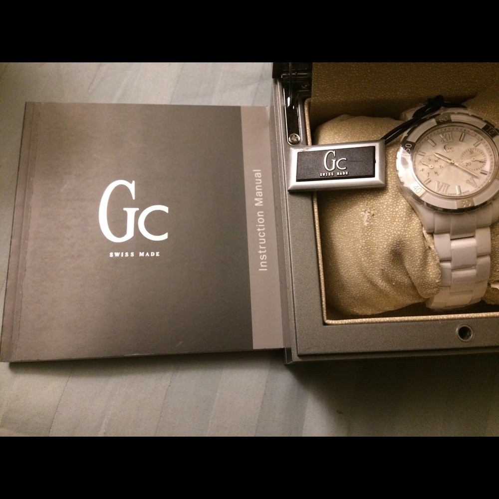 Watch - Picture 2 of 4