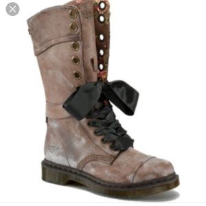 Brown Triumph 1914 boots with satin ribbon laces