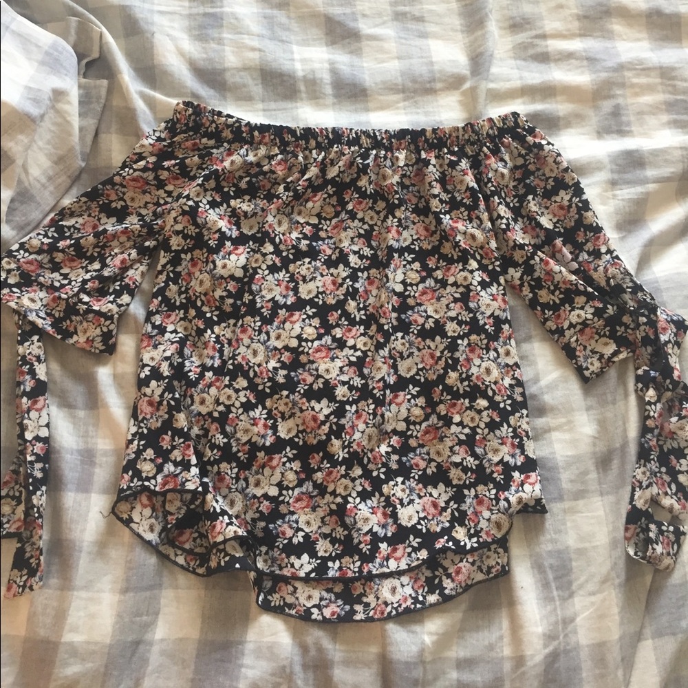 Tea N Rose black and floral off the shoulder top