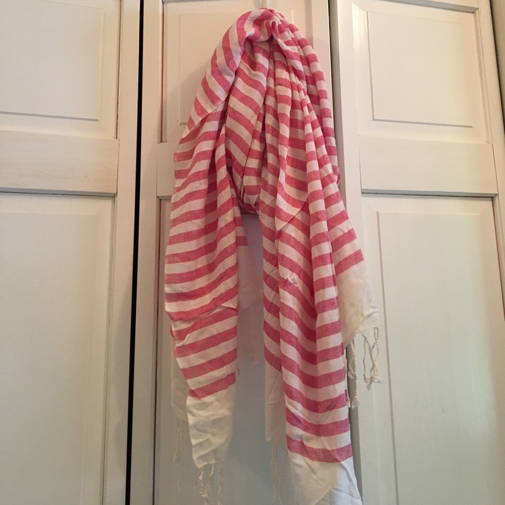 ✨NWT BEAUTIFUL SCARF✨