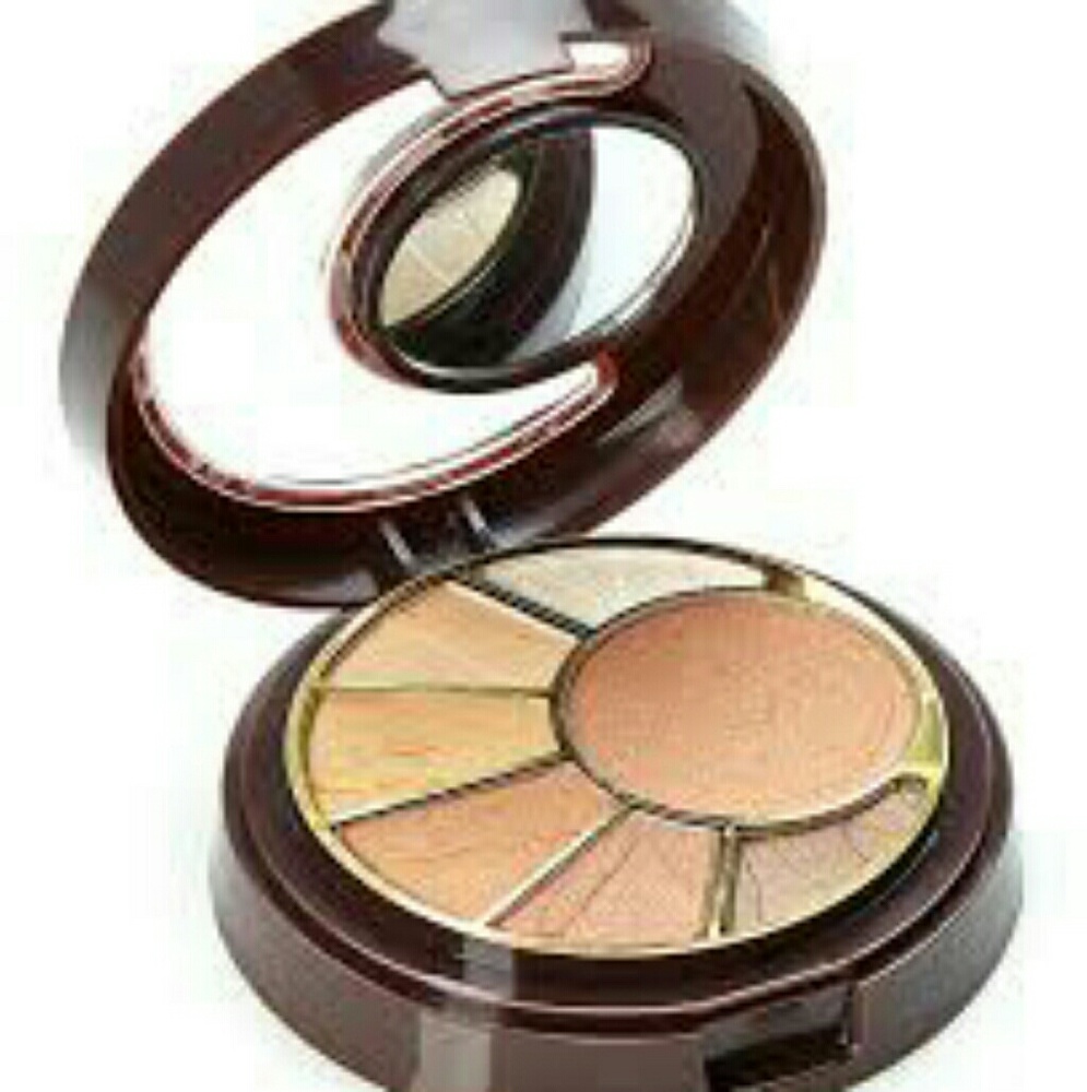 Sunkissed Radiance Compact countour bronzing kit