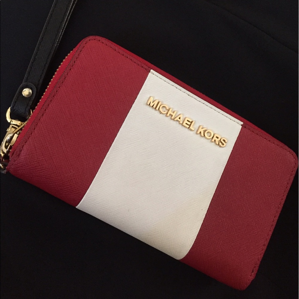 Authentic Michael Kors Wristlet/Wallet