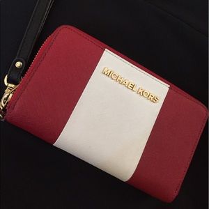 Authentic Michael Kors Wristlet/Wallet