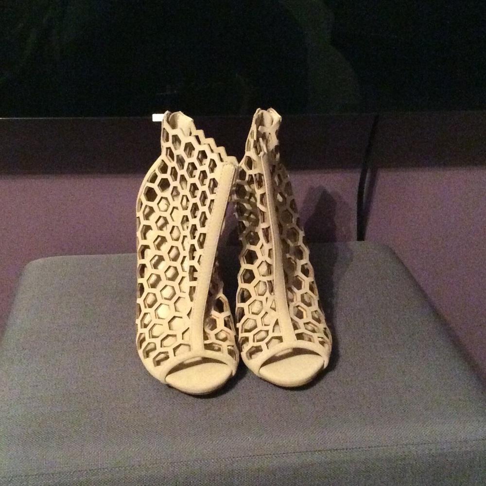 BRAND NEW! Honey comb caged Booties.