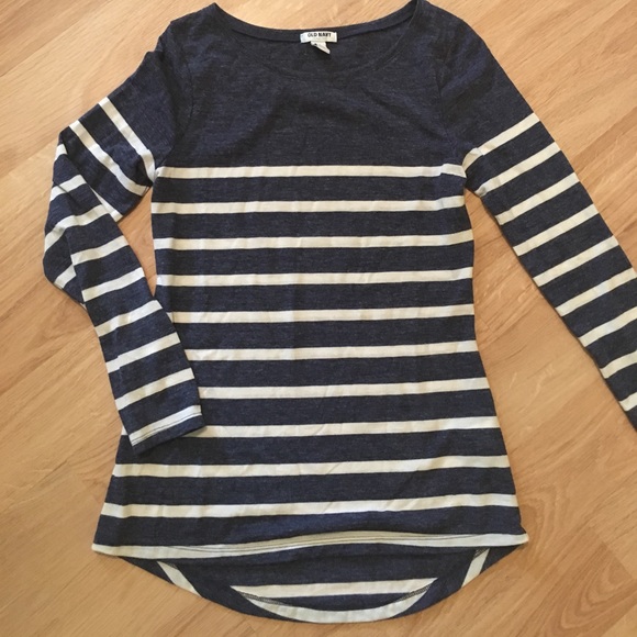Old Navy Tops - Flattering striped long sleeve shirt