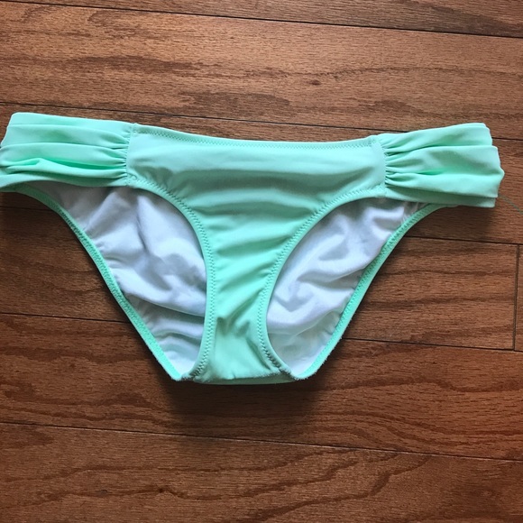 Mint green Victoria's Secret bikini bottoms - Picture 1 of 4