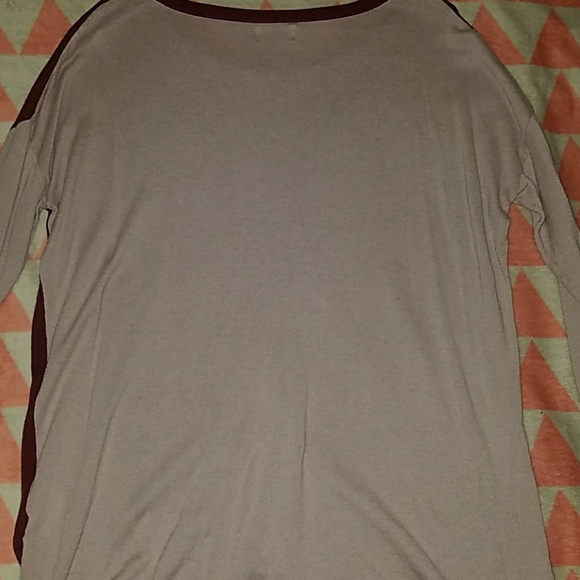 2 colored sweater - Picture 2 of 2