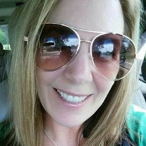 Meet your Posher, Stacy