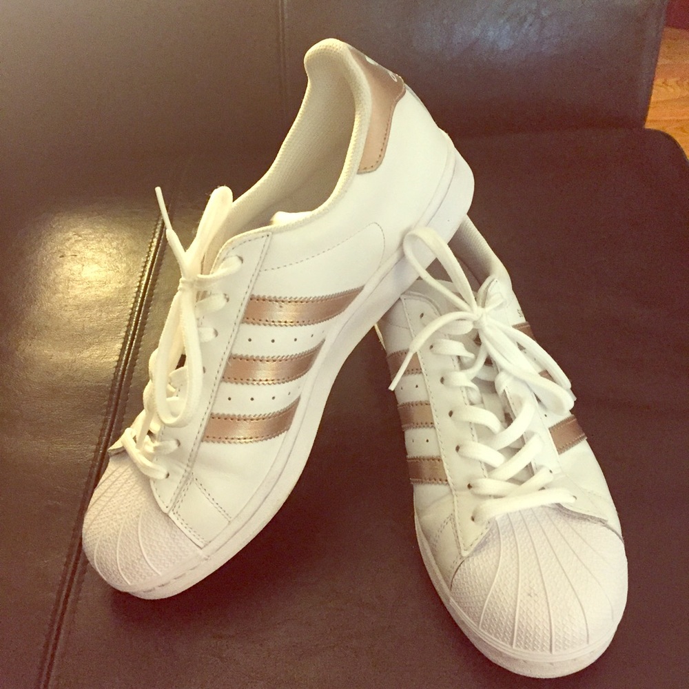 Adidas Superstars white/copper - like new!