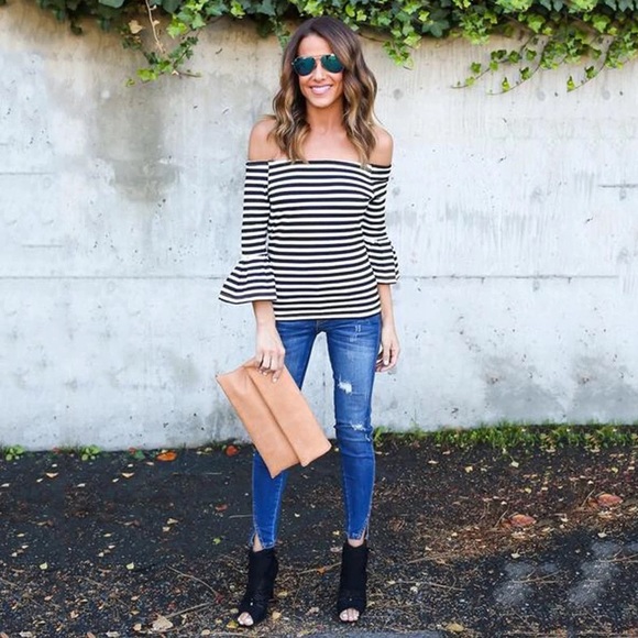 Bare Shoulder Bell Sleeve Top S-M - Picture 2 of 8