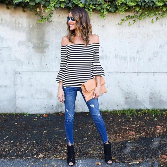 Bare Shoulder Bell Sleeve Top S-M - Picture 3 of 8