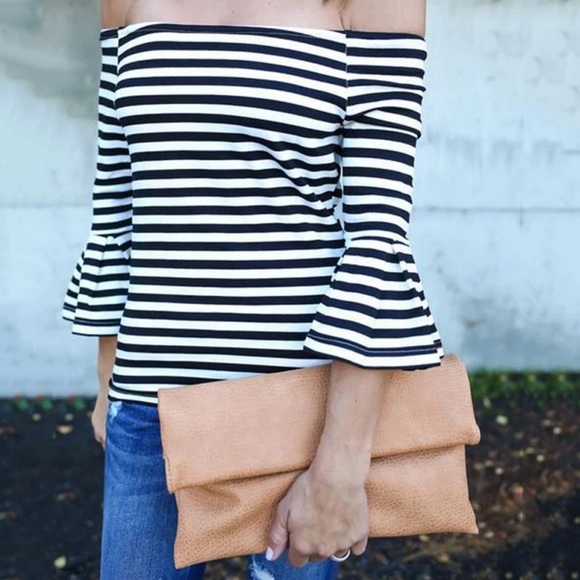 Bare Shoulder Bell Sleeve Top S-M - Picture 5 of 8