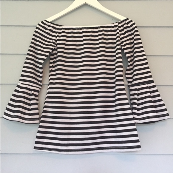 Bare Shoulder Bell Sleeve Top S-M - Picture 7 of 8