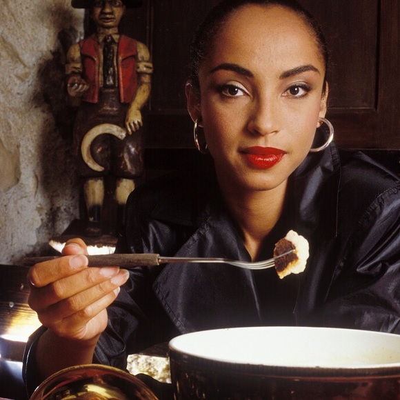 Meet your Posher, Karina - Picture 1 of 1