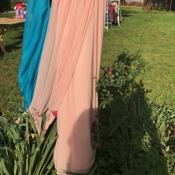 Formal dress - Picture 3 of 3