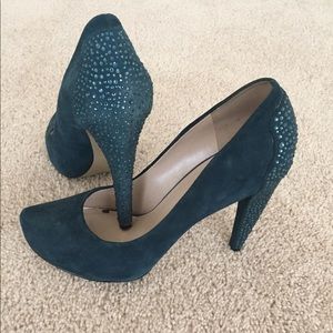 Jeweled sued pumps